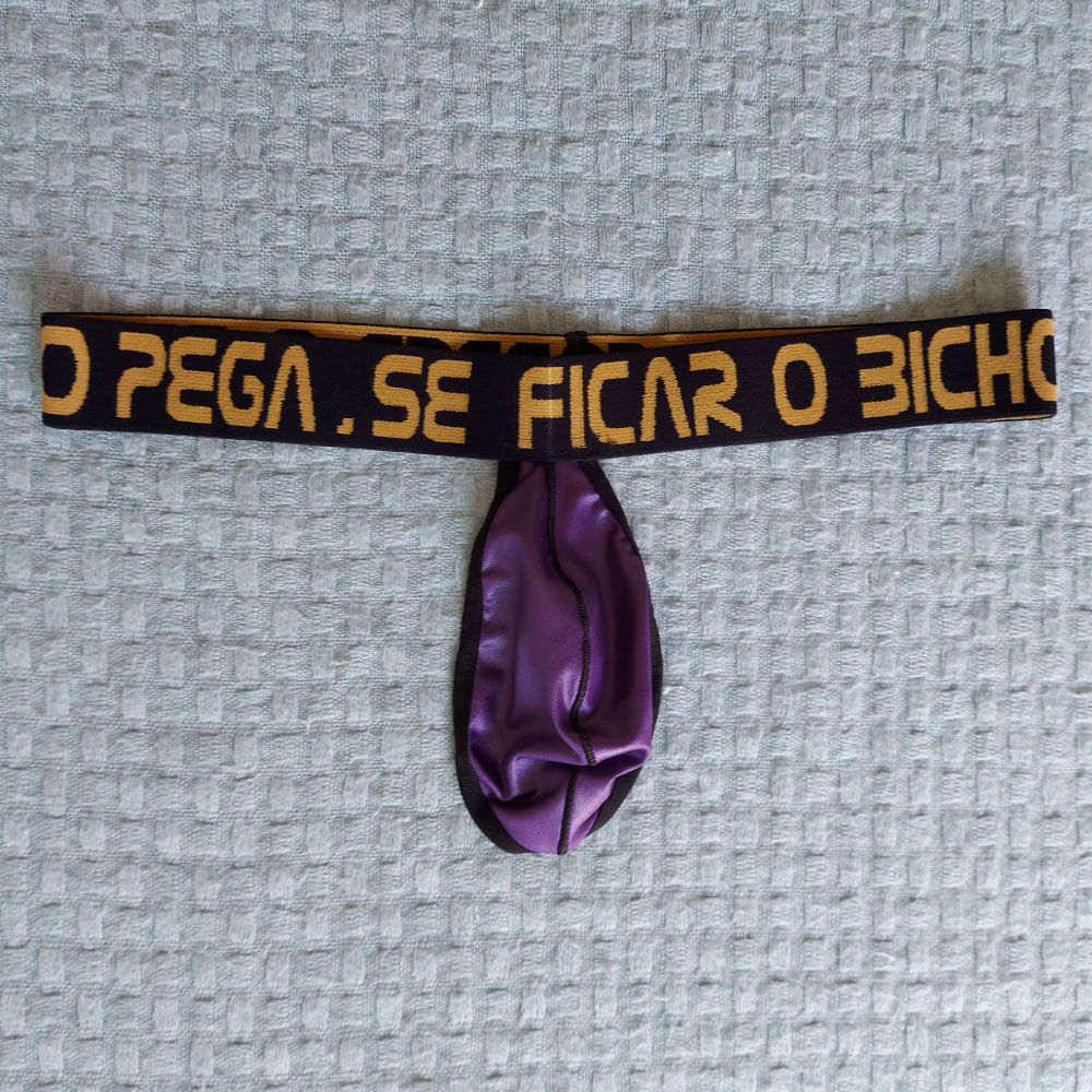 Cueca Exótica Tipo Tapa-sexo em lycra e Cirrê Roxo - sensuallelingerie